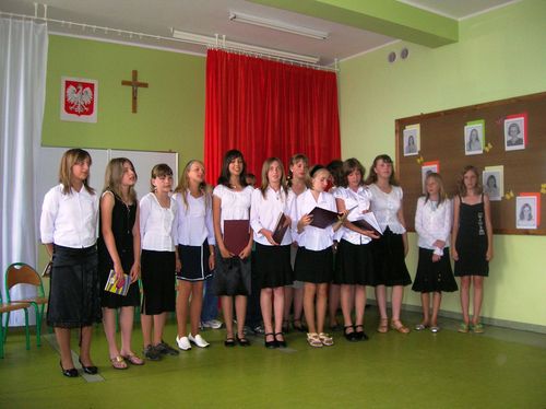 Program sowno-muzyczny w wykonaniu uczniw klasy VI