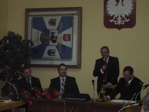 Od lewej Posowie na Sejm RP - Zdzisaw Czucha, Stanisaw Lamczyk, Piotr Stanke i  Przewodniczcy Rady Miejskiej w Brusach Robert Skrczewski.