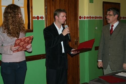 Burmistrz Brus Witold Ossowski w trakcie spotkania podzikowa uczniom oraz kadrze nauczycielskiej KLO za wspprac przy organizacji tegorocznych imp