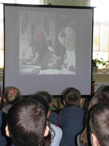 Uczniowie podczas pokazu filmu 