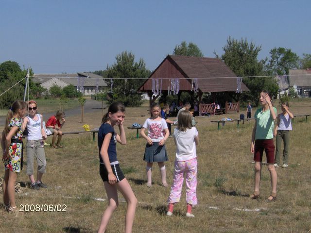 Uczniowie SP w Lubni podczas zawodw sportowych