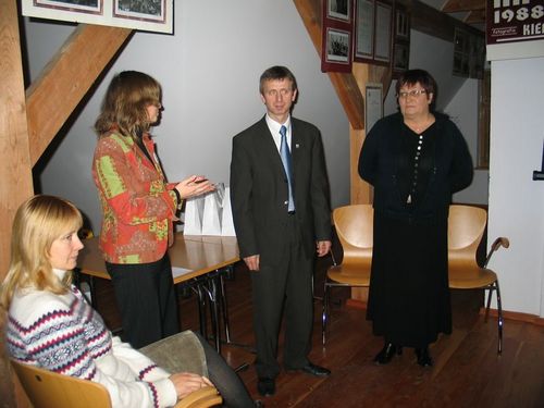 Burmistrz Brus Witold Ossowski wraz z przedstawicielami goci z Ukrainy