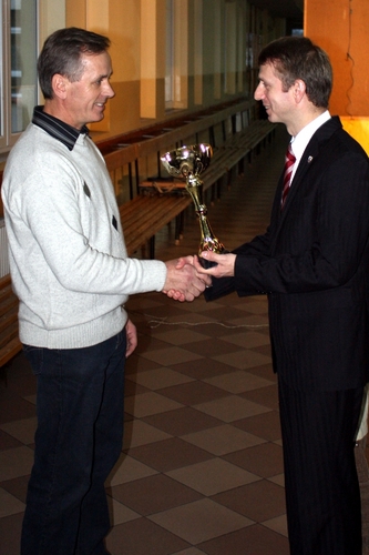 Nagrod odbiera p. Piotr Napitek.