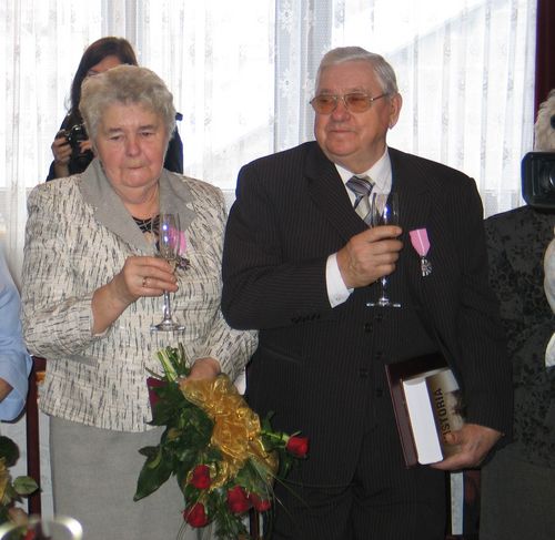 Pastwo Jolanta i Alfons Gromowscy z Kosobud