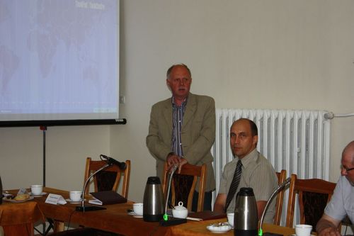 Przemawia dr Mirosaw Lidzbarski z Pastwowego Instytutu Geologicznego w Gdasku