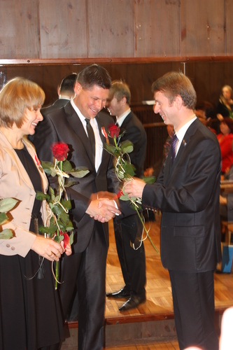 Na zdjciu z odznaczonymi nauczycielami - p. Anna Skrczewsk i Stanisawem Lubiskim. 
