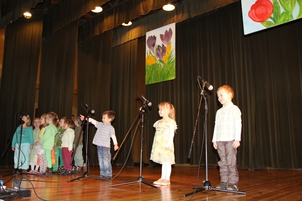 Dziecica grupa wokalna z Czyczkw.