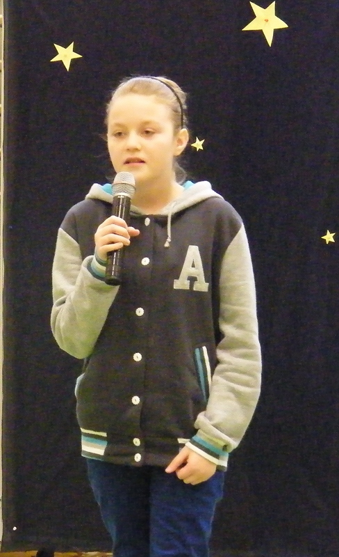 Oliwia Kin - laureatka III miejsca.