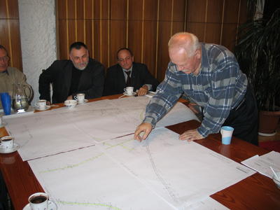 Podczas spotkania projektant sieci wodocigowej pan Jan Biakowski przedstawi przebieg wodocigu oraz warunki przyczy do poszczeglnych posesji i g