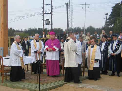 Uroczystoci przewodniczy biskup pelpliski Jan Bernard Szlaga