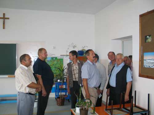 Wizytacja sal lekcyjnych kosobudzkiej podstawwki.