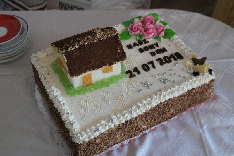 Okolicznociowy tort upieka sotys Bernadeta Niebrzydowska. 
