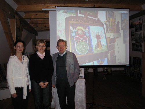 Na zdjciu od lewej: prowadzca wykad Gabriela Pluto-Prdzyska, Dyrektor Wydziau Komunikacji Spoecznej - Anna Miloch oraz go specjalny wieczoru
