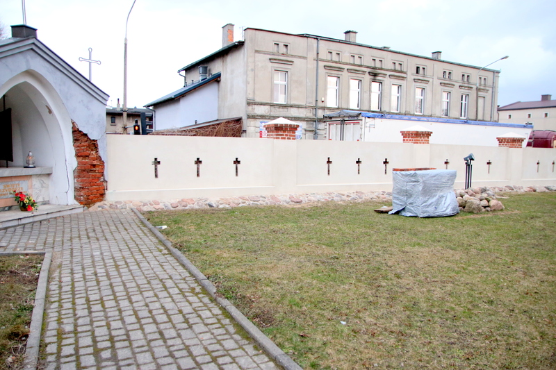 Cz muru od ul. Gdaskiej, wyremontowana w ubiegym roku. 