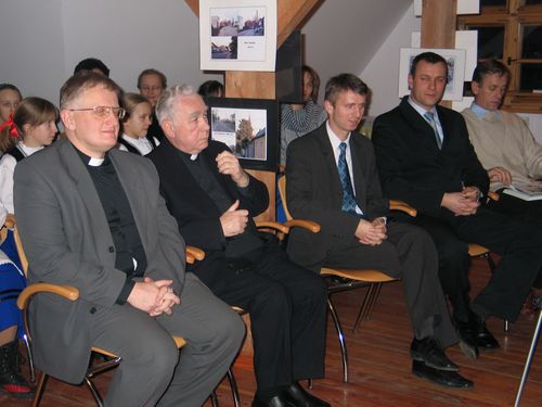 Od lewej: Ks. M.Romanowski, Ks.Praat Z.Wirwicki, Burmistrz W. Ossowski, Przewodniczcy Rady R.Skrczewski, Wiceprzewodniczcy P.Napitek