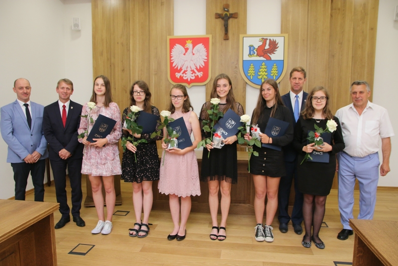 Nagrodzone absolwentki Gimnazjum w Brusach.