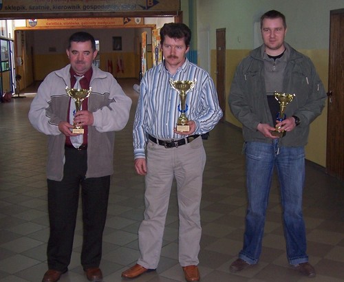 Zwycizcy zawodw: I mijesce (rodek) - Jzef Kin,  II miejsce (z lewej) - Marek Janikowski, III miejsce (z prawej) - Rafa Szczsny.